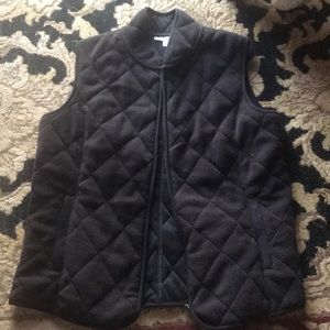 Black fleece quilted vest